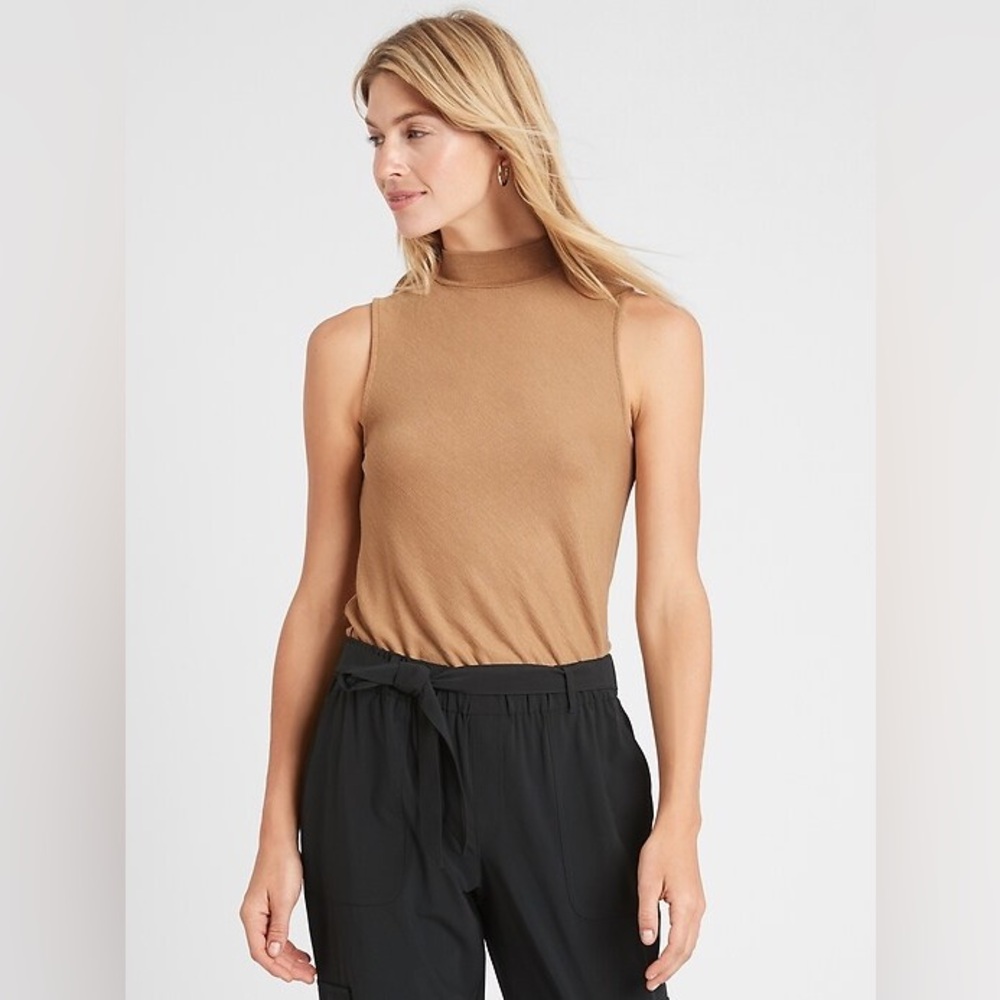 Brand New Banana Republic Mock Neck Tank Top Size XS